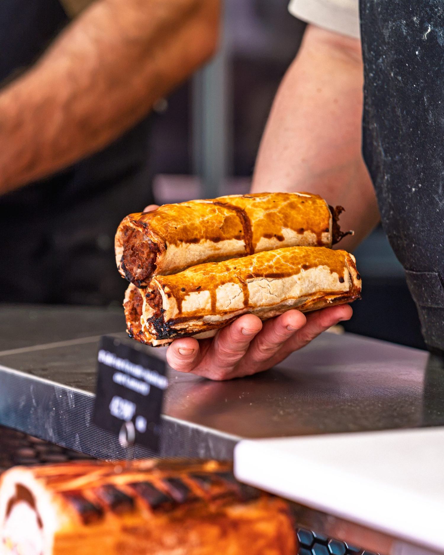 Friands feuilletés préparés sur place par la Boucherie du 18 à Montauban