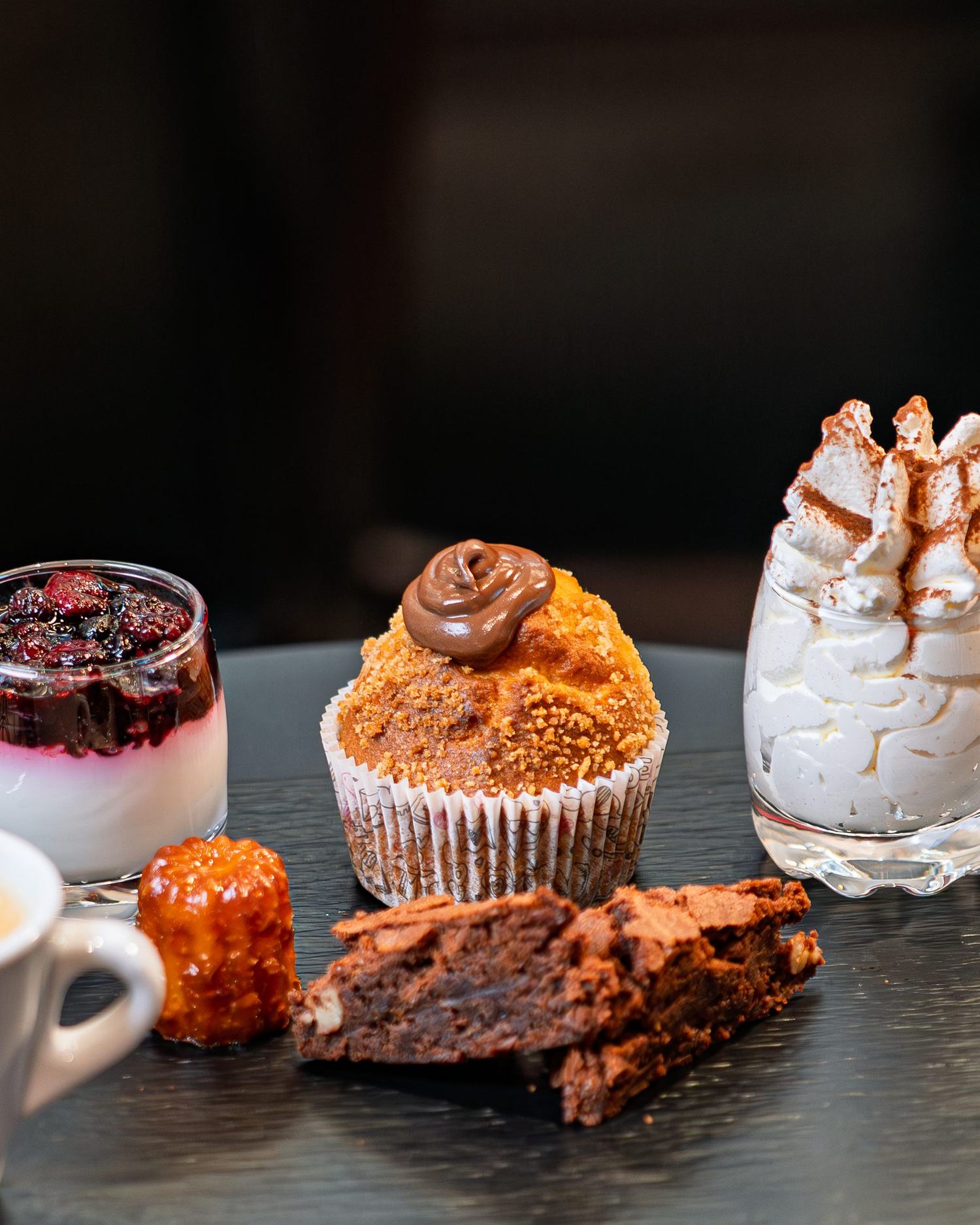 Assortiment de pâtisseries et café du coffee shop ETIENNE à Rouffiac-Tolosan