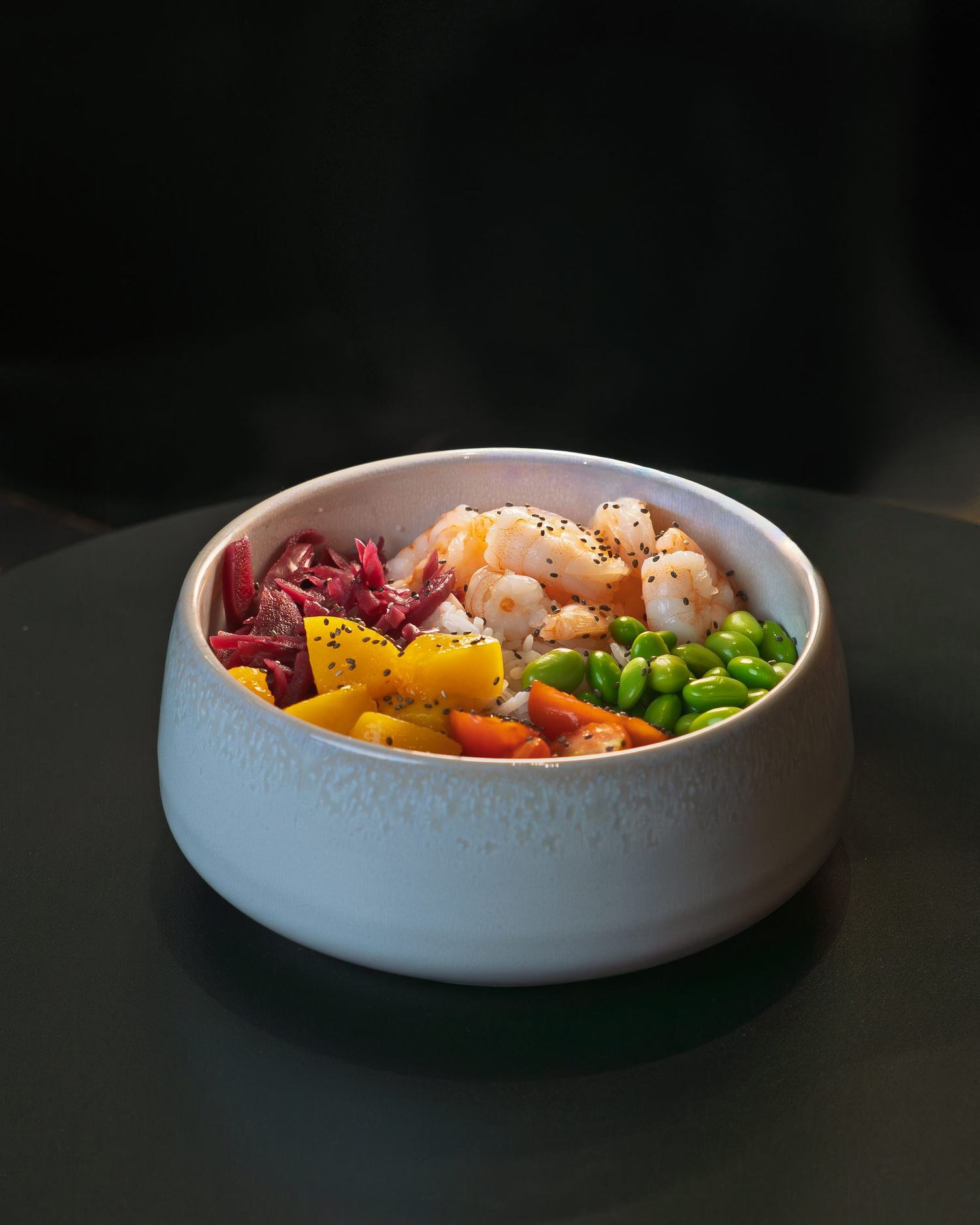 Poke bowl aux crevettes proposé par le coffee shop ETIENNE à Rouffiac-Tolosan